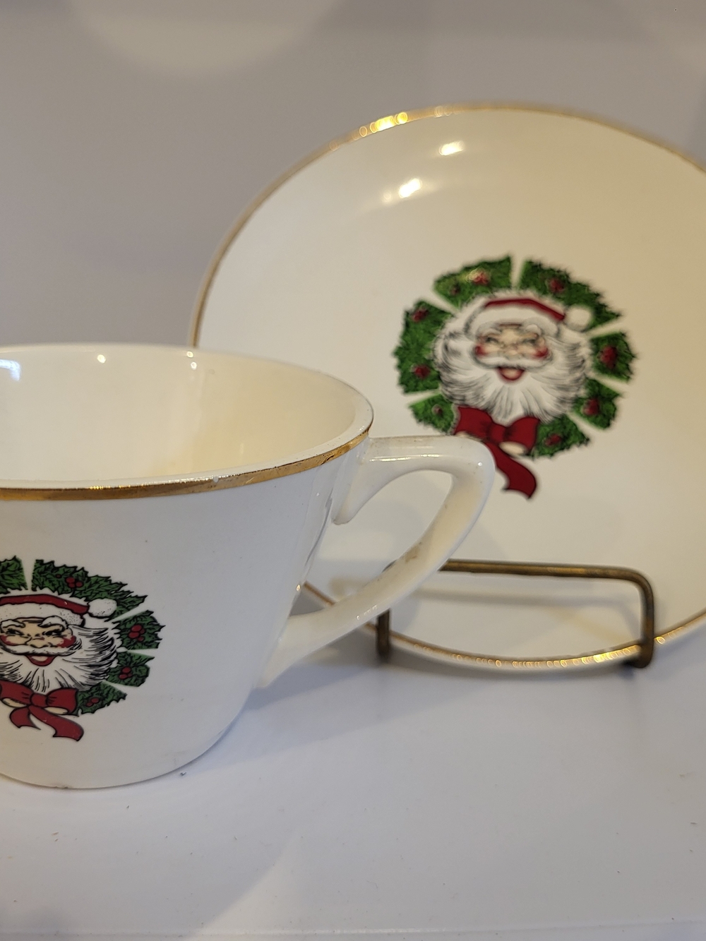 Vintage Sabin China Santa Wreath Teacup and Saucer - White with Gold Trim